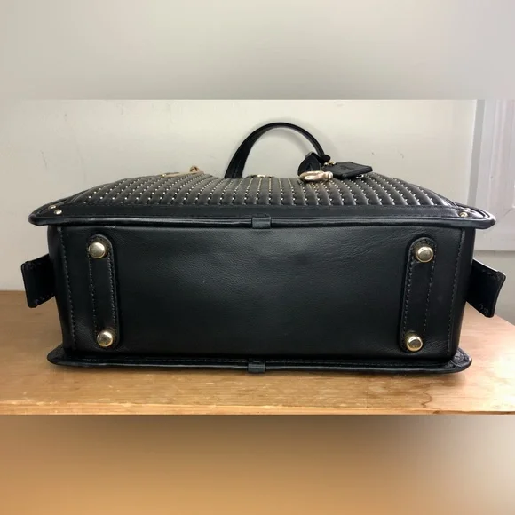 S⭕️LD‼️Coach Dreamer With Quilting And Rivets Gold/Black - Picture 6 of 12